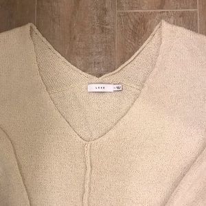 LUSH Long sleeve sweater